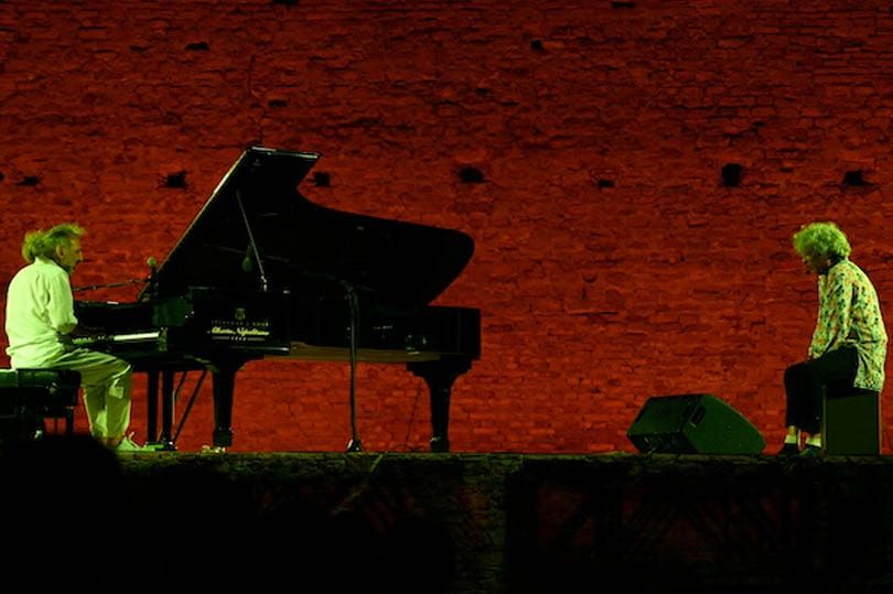 Stefano Bollani e Trilok Gurtu a Verona al teatro romano il 29 giugno 